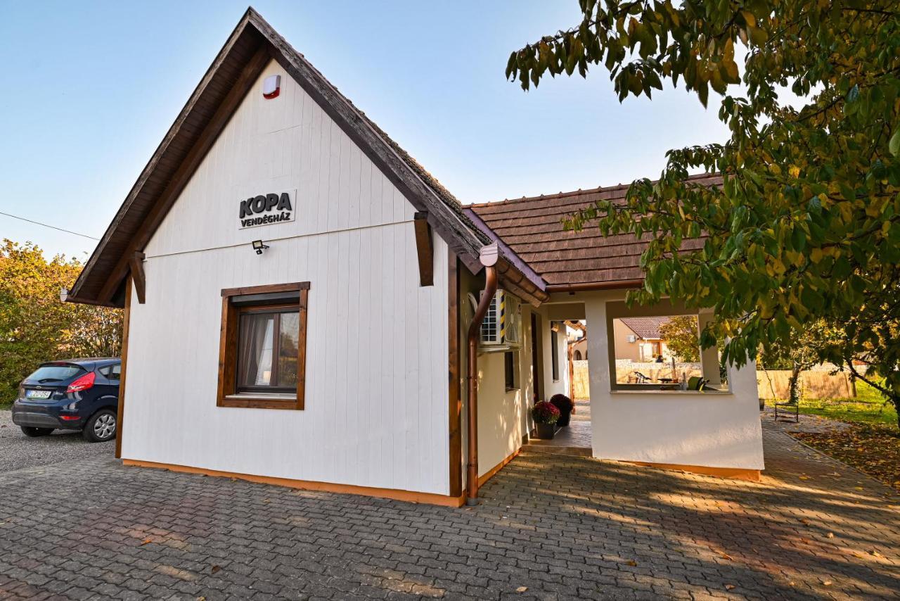 Kopa Vendeghaz Apartment ซิเกตวาร์ ภายนอก รูปภาพ